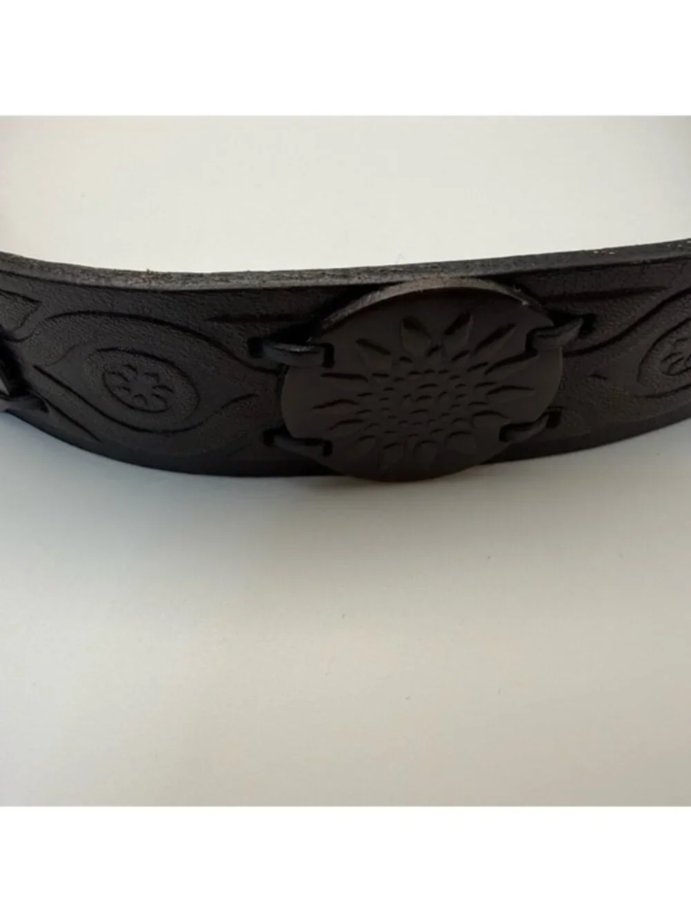 Fossil Tooled Leather Belt Size M 30 Western Floral Medallion Brass Buckle